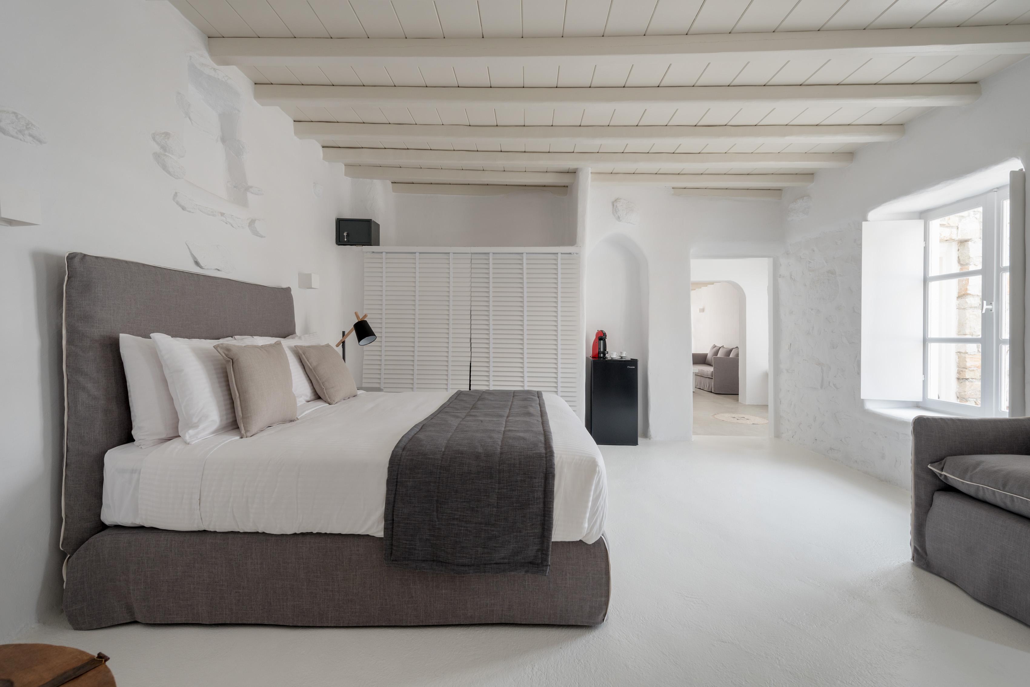Cova Mykonos Aparthotel 4*