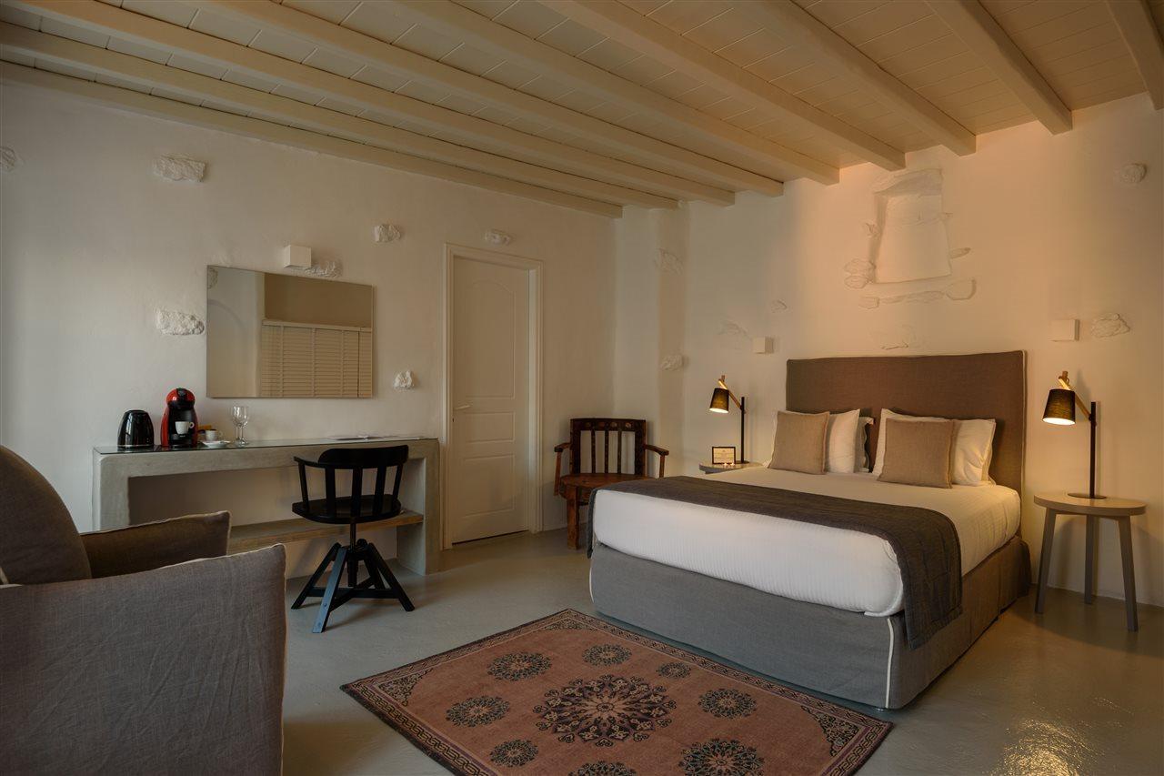 Cova Mykonos Elia (Mykonos)