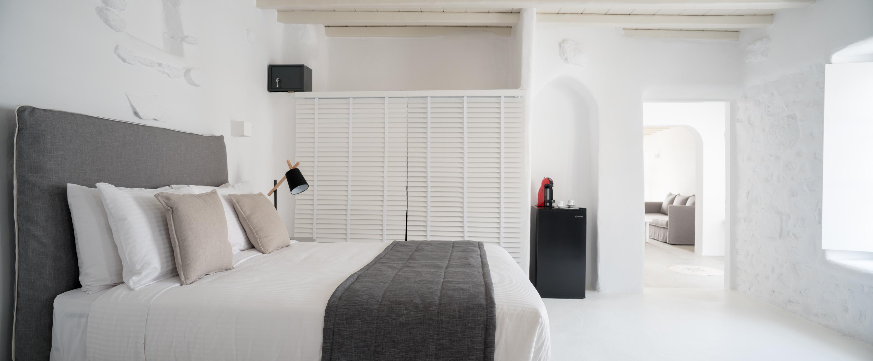 Cova Mykonos Elia (Mykonos)