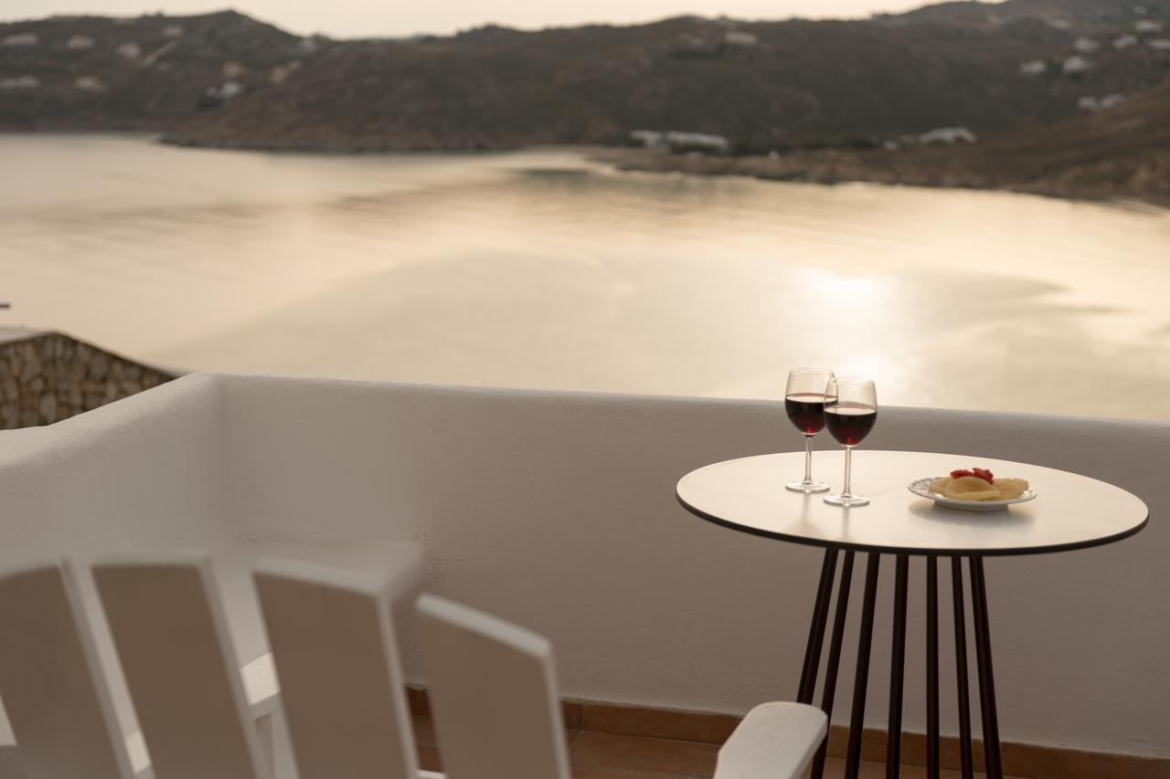 Cova Mykonos Elia (Mykonos)